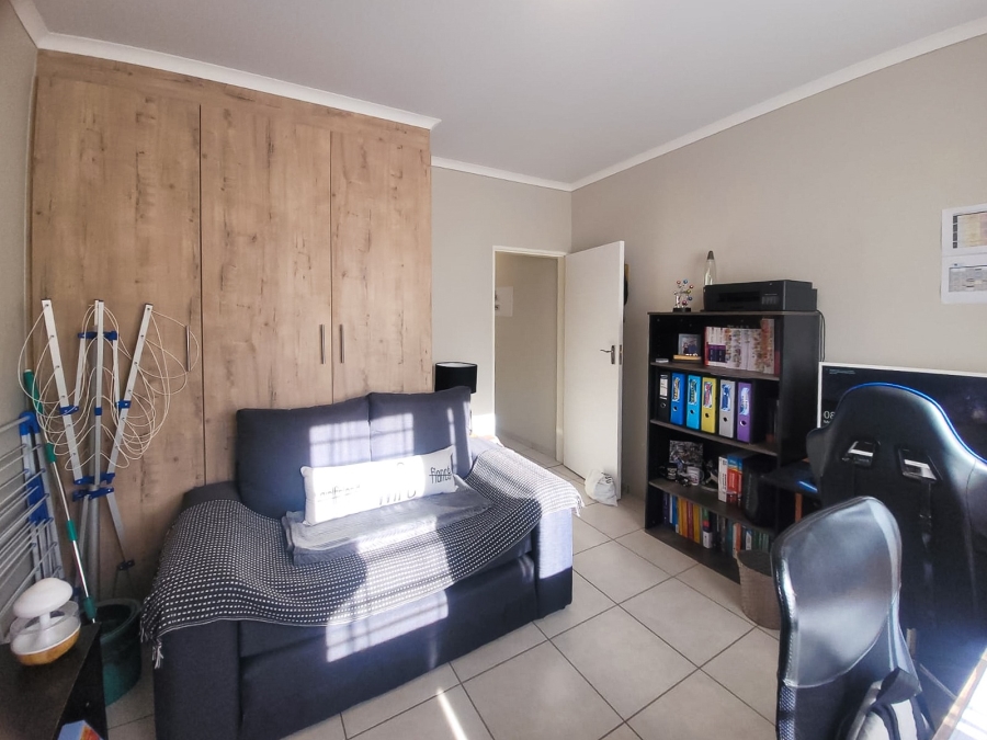 2 Bedroom Property for Sale in Van Der Hoff Park North West